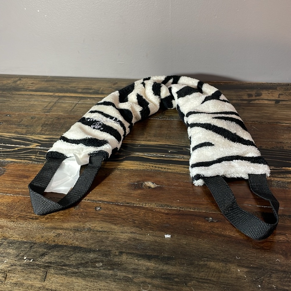 Earth Therapeutics neck warmer/cooler.  Zebra print - great for travel!